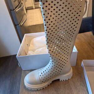 New In box nori knee high boots